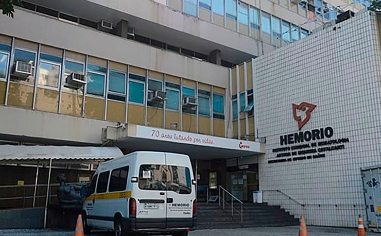 Porém, nem sempre os estoques estão com todo o volume de sangue necessário. 
E as campanhas sao fundamentais para atrair os  doadores. No Rio de Janeiro, por exemplo, o Hemorio (Instituto Estadual de Hematologia Arthur de Siqueira Cavalcanti) é referência na distribuição decsangue para mais de 200 hospitais públicos e conveniados com o SUS no estado do Rio de Janeiro. Foi fundado em 1944, no contexto da Segunda Guerra Mundial.  Reprodução: Flipar