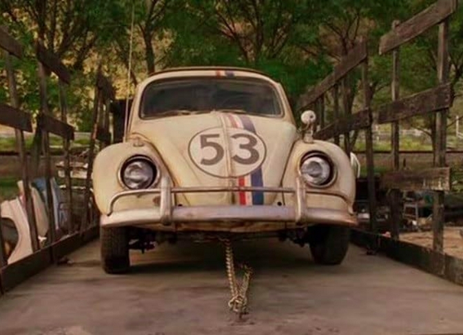 Em 2005, foi lançada uma nova versão chamada “Herbie, Meu Fusca Turbinado”, que contou com os atores Lindsay Lohan e Michael Keaton no elenco. Reprodução: Flipar