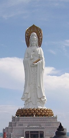 Guanyin de Nanshan (China) - 108m - Fica na cidade de Sanya. Construída durante 6 anos, foi inaugurada em 2005.  Reprodução: Flipar