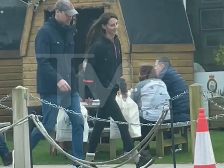 Kate Middleton: antes de revelar estar com câncer, a Princesa foi acusada de usar o medicamento após ser vista passeando com Príncipe William. Reprodução / TMZ