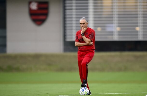 O Flamengo contratou recentemente Tite para comandar a equipe daqui pra frente, após a demissão de Sampaoli, mas uma novela segue quente dentro do clube. Marcelo Cortes /CRF