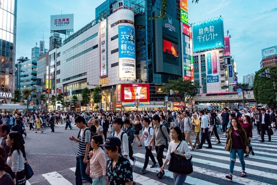 Quarta maior economia do mundo atualmente, o Japão vê a expectativa de vida aumentar constantemente acompanhada de uma queda acentuada na taxa de natalidade. 
 Reprodução: Flipar