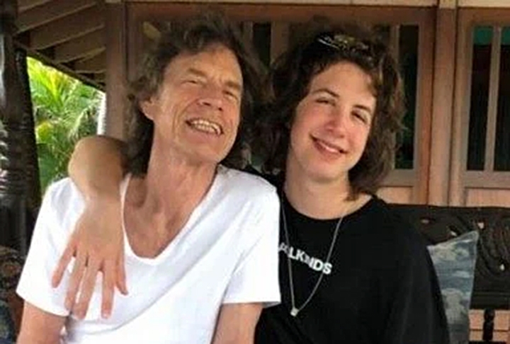 Cantor britânico, mito dos Rolling Stones, Mick Jagger tem oito filhos, incluindo Lucas Jagger. Nascido em 1999, ele é fruto de uma rápida relação do artista com a apresentadora brasileira Luciana Gimenez. O problema é que ele estava casado com a modelo Jerry Hall desde 1990. 