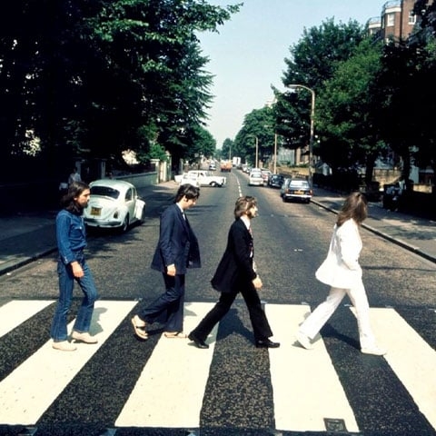 Formada na Inglaterra em 1960 por John Lennon, Paul McCartney, George Harrison e Ringo Starr, a banda dos “Garotos de Liverpool” alcançou o “Olimpo” da música e nunca mais saiu de lá! Donos de sucessos como: Let It Be, Come Together, Twist and Shout, Here Comes the Sun entre tantos outros, eles são facilmente apontados como a maior banda de rock de todos os tempos.