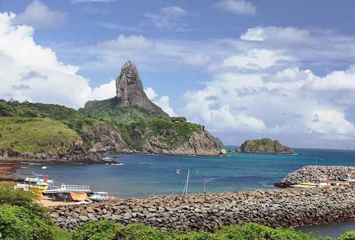 Para entrar em Fernando de Noronha, arquipélago mais famoso do Brasil, é cobrado no mínimo R$ 93 por um dia.