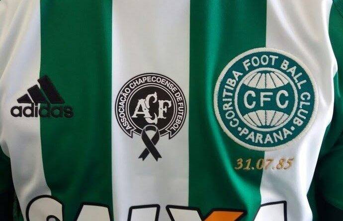 Coritiba também homenageou a Chape. Foto: Reprodução