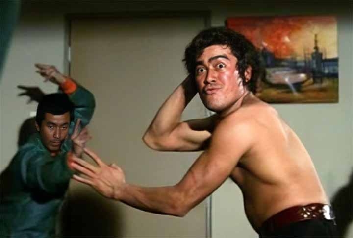 Sonny Chiba é um dos maiores atores do Japão e desempenhou um papel crucial no sucesso dos filmes de artes marciais asiáticos no Ocidente, assim como o estúdio Shaw Bros em Hong Kong. Mestre em várias artes marciais, Chiba atuou em mais de 200 produções e redefiniu o status das artes marciais na TV e no cinema japonês.  Reprodução: Flipar