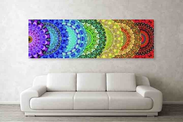 Artistas e decoradores também as apreciam por seus padrões simétricos e que criam um ambiente de harmonia em casa ou no trabalho.Mandalas geométricas modernas são populares na arte e decoração. Reprodução: Flipar
