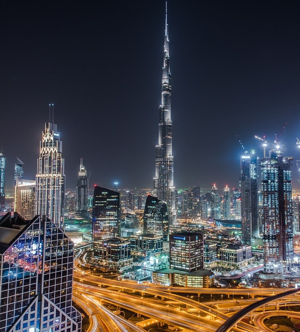 A Torre Jeddah vai superar o Burj Khalifa - atual detentor do título de edifício mais alto do mundo - em 172 metros.  O prédio que fica em Dubai, nos Emirados Árabes, tem 828 metrps e foi construído em 2010.  Reprodução: Flipar