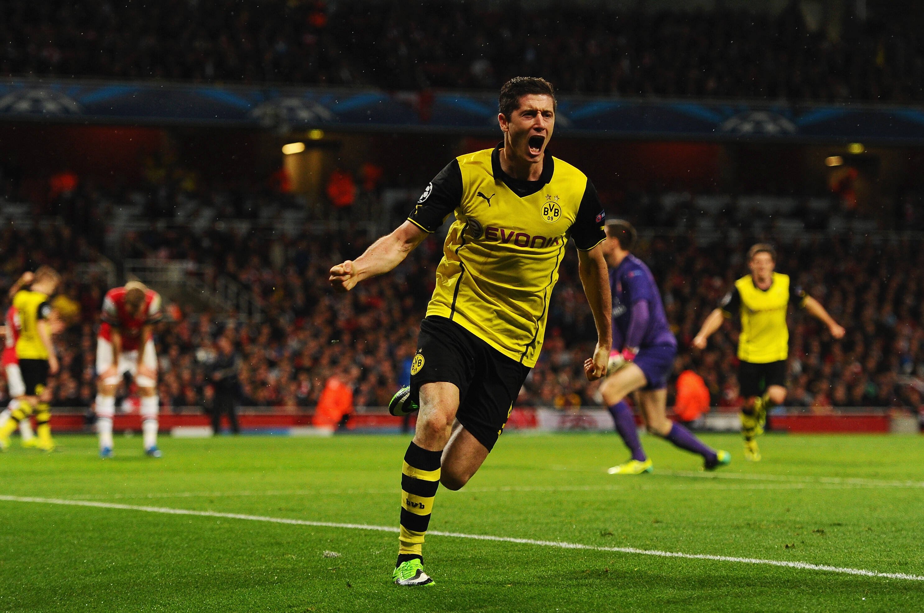 Lewandowski marcou no segundo tempo e decretou a vitória do Borussia Dortmund. Foto: Getty Images
