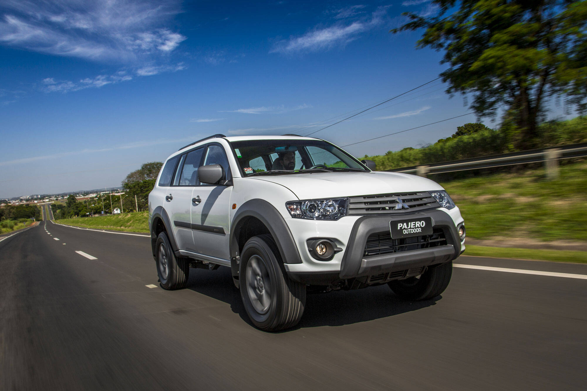 Mitsubishi Pajero Outdoor. Foto: Divulgação/Mitsubishi