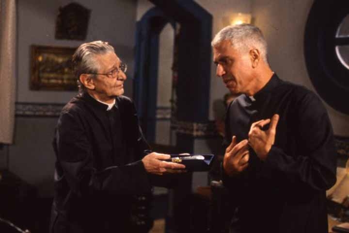 Durante os anos 1990, Nuno manteve presença constante nas produções da emissora. Atuou na minissérie “Meu Marido”, de 1991, e fez o divertido Jurandir em “Vamp”, no mesmo ano. 
 Reprodução: Flipar