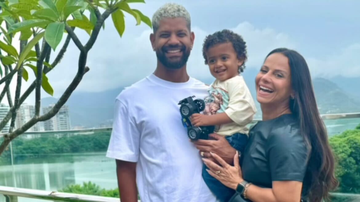 Viviane Araujo e Guilherme Militão com o filho Joaquim Reprodução Instagram - 1.5.2024