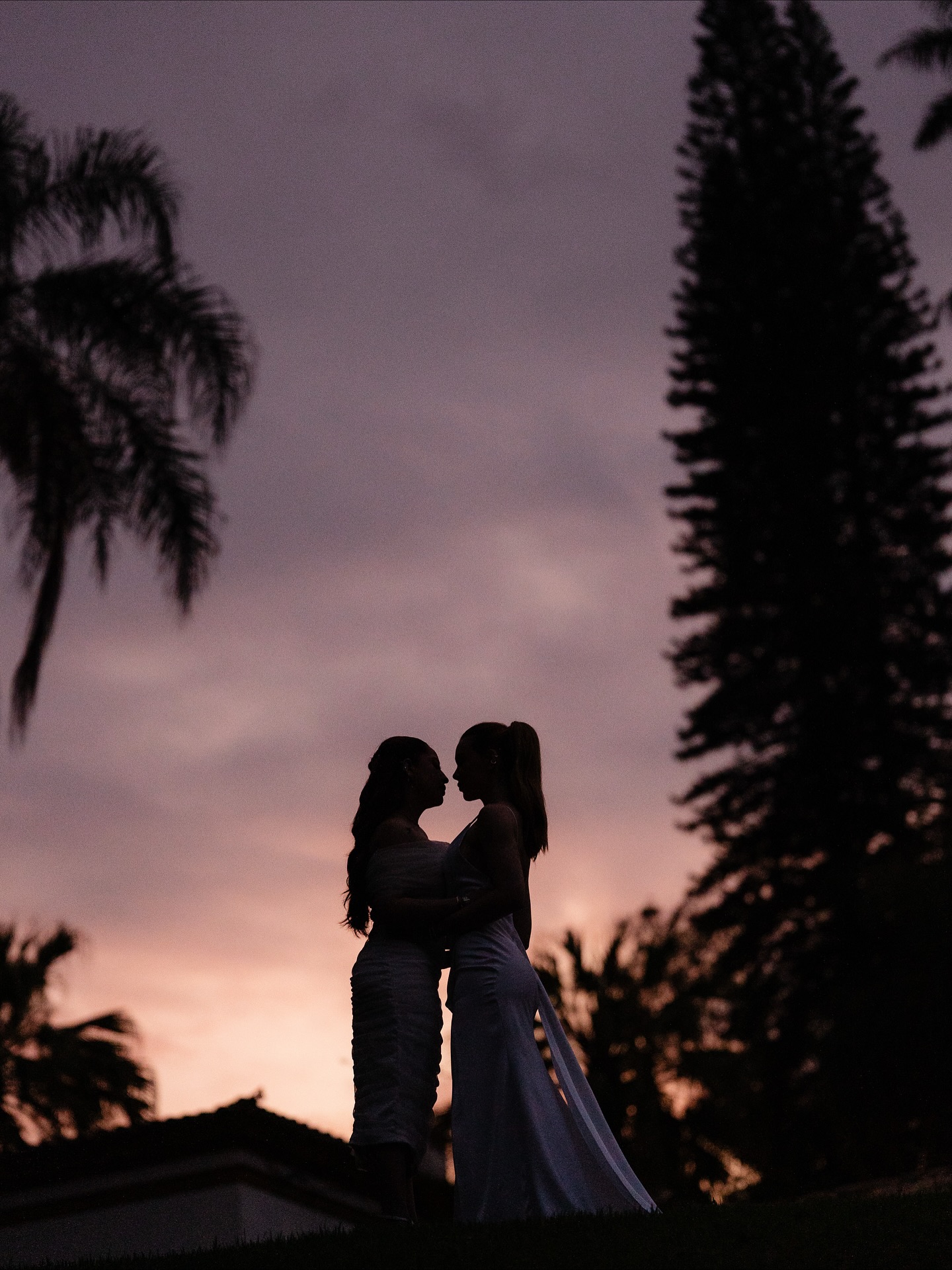 Mari Fernandez e noiva sofrem ataques homofóbicos após ensaio pré-casamento. Foto: Instagram