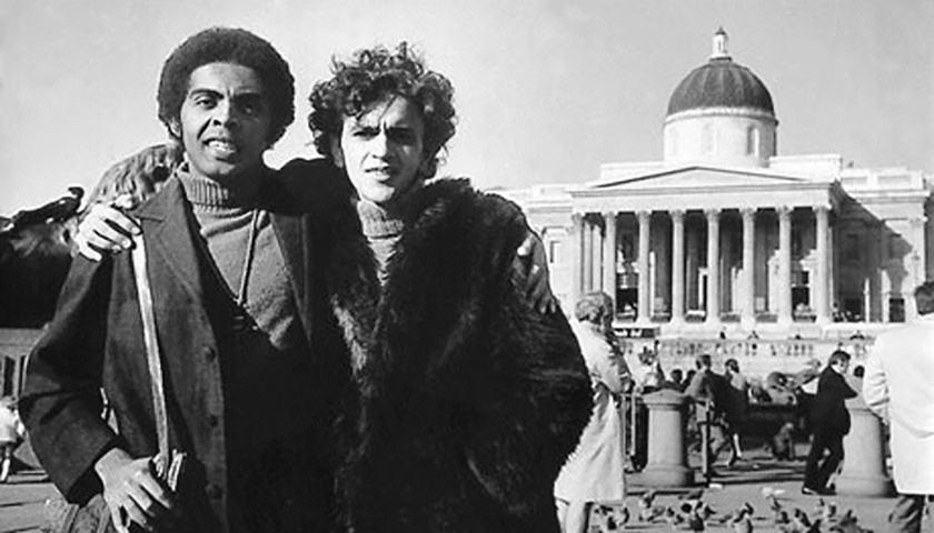 Em 1963, ao conhecer Caetano Veloso, Gil deu início ao movimento tropicalista, que reuniu artistas como Gal Costa, Tom Zé e Rogério Duprat, unindo música, cinema, teatro e artes plásticas.. Foto: Reprodução: Flipar