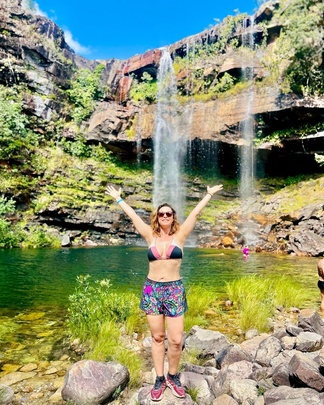 Regiane Alves renova bronzeado. Foto: Reprodução Instagram @regianealves