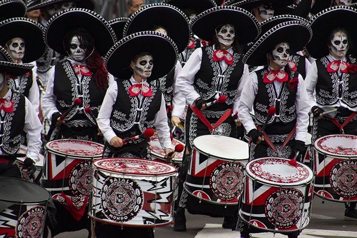 Tombado como Patrimônio Cultural Imaterial da Humanidade pela Unesco no ano de 2008, o Dia de Los Muertos é a maior festa popular do México.