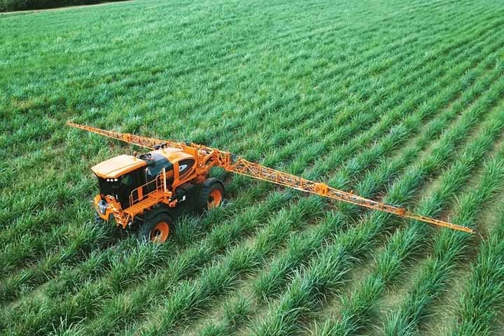 A economia, impulsionada pela agricultura (cana e laranja) e pela Embraer, reflete um alto PIB per capita (R$ 244.615,79 em 2021).  Reprodução: Flipar