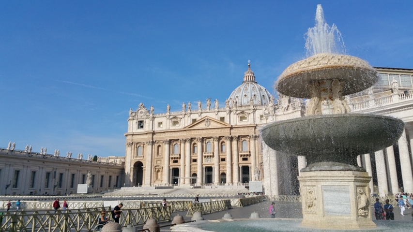 Basílica de São Pedro (1506-1626): Localizada no Vaticano, é uma das maiores igrejas do mundo, projetada por artistas como Michelangelo, que esculpiu a cúpula Reprodução: Flipar
