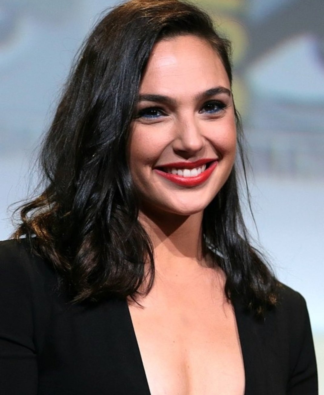 Ainda em 2017, Gadot foi convidada a se tornar membro da Academia de Artes e Ciências Cinematográficas.