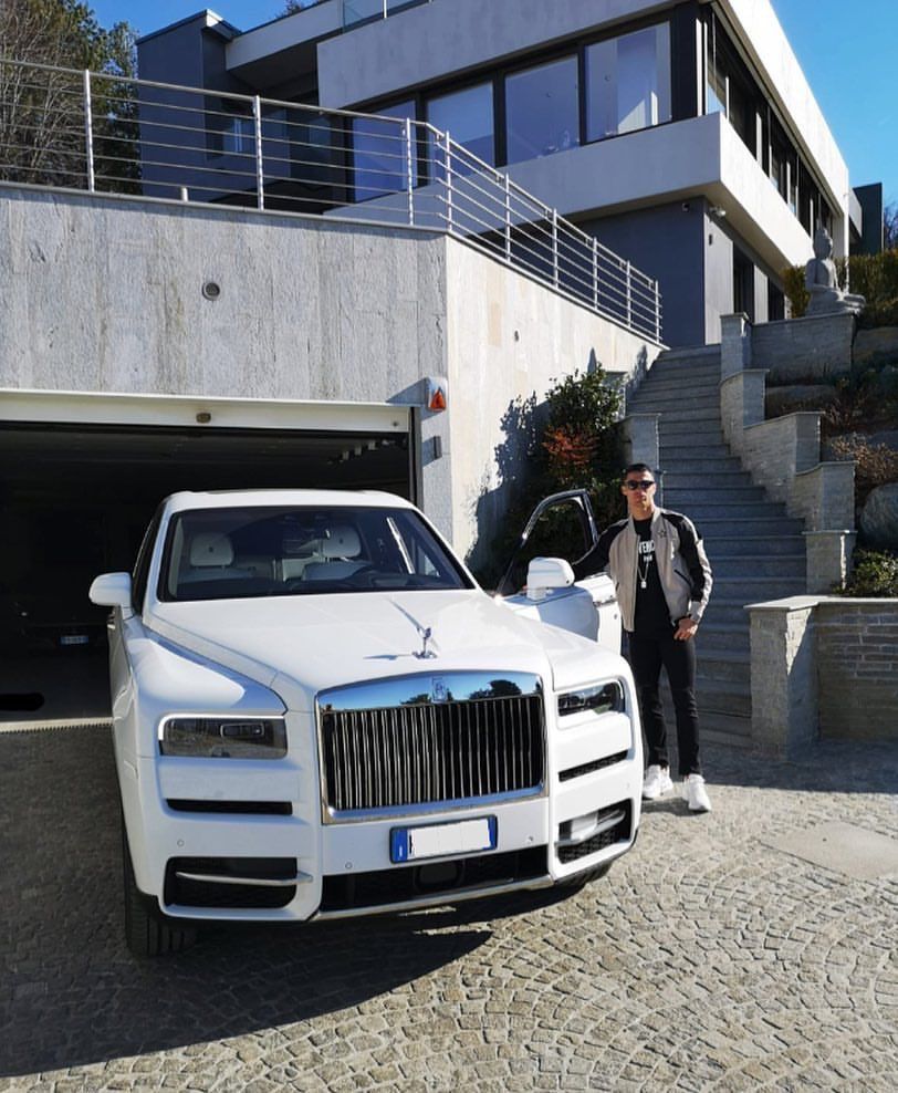 Rolls Royce Cullinan R$ 2,1 milhões