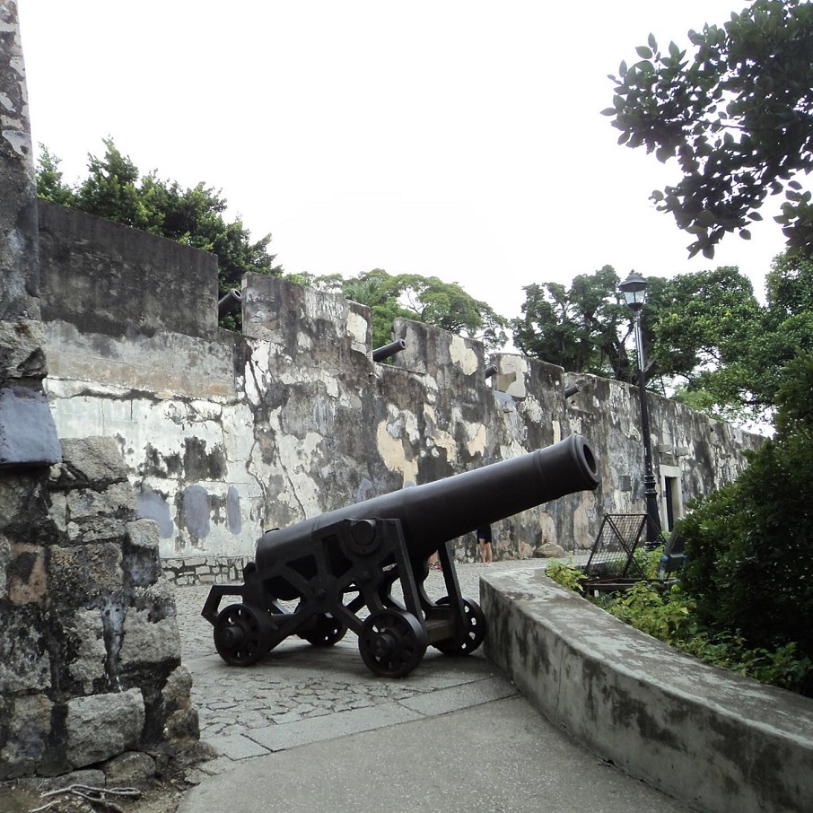 Canhão da Fortaleza do Monte em Macau, na China.. Foto: Reprodução/Instagram 03.02.2023