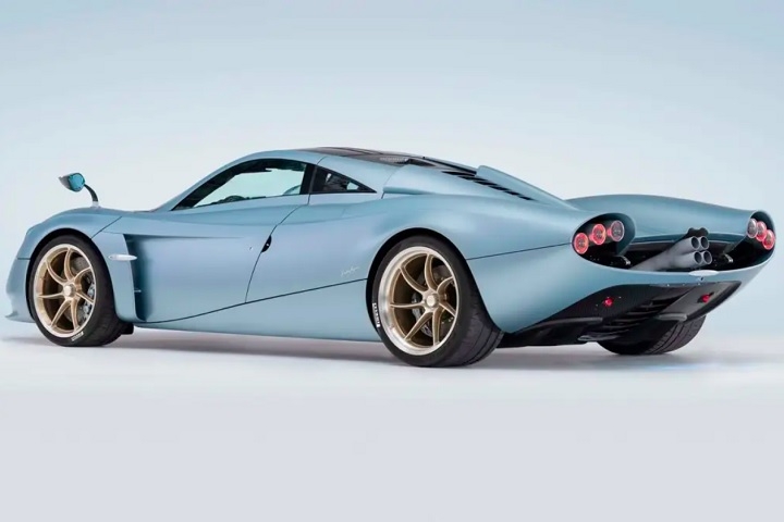 Apesar de ter sido substituído pelo Utopia em 2022, esse modelo lançado em 2011 foi crucial para firmar o nome da marca. Vai de 0 a 100 km/h em 2,8 segundos e atinge 370 km/h. Reprodução: Flipar