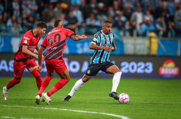 11) Grêmio: 10 pontos  (Jogos: 8 - 3 vitórias, 1 empate e 4 derrotas: 41% de aproveitamento). - Foto: Lucas Uebel/Gremio