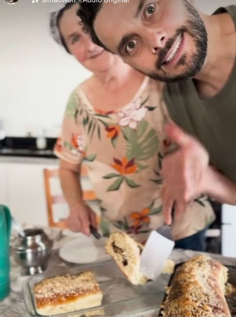 Ficou com água na boca? Então veja o modo de preparo, que foi compartilhado em um vídeo completo de 15 minutos no perfil do músico no Instagram.  Reprodução: Flipar