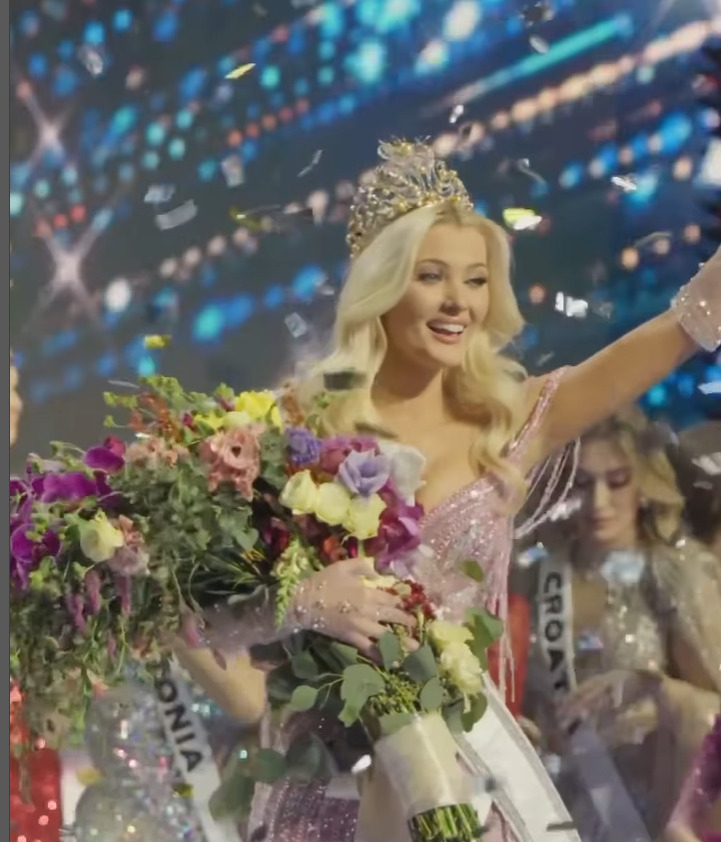 Vencedora da edição de 2024 -  Victoria Kjær Theilvig, modelo, dançarina e rainha da beleza dinamarquesa, nascida em Copenhague. Ganhou o concurso aos 21 anos.  Reprodução: Flipar