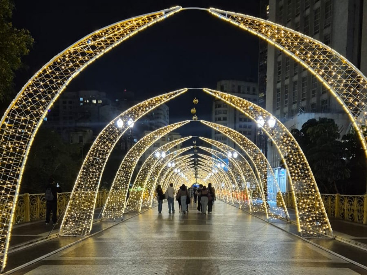 Arcos de luz da decoração de Natal em São Paulo (SP). Foto: Divulgação - Prefeitura de São Paulo (SP)