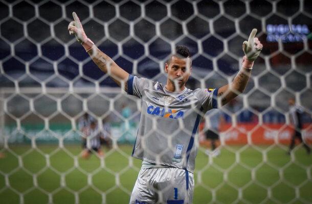 Três títulos: Fábio (goleiro do Fluminense) - Tricampeão pelo Cruzeiro (2000, 2017 e 2018). - Foto: Vinnicius Silva/Cruzeiro