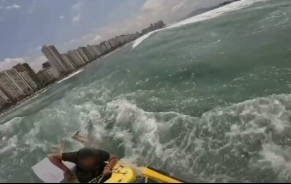 É frequente o uso de jet ski para o resgate de banhistas que se afastaram demais da orla e não conseguiram retornar. Reprodução: Flipar