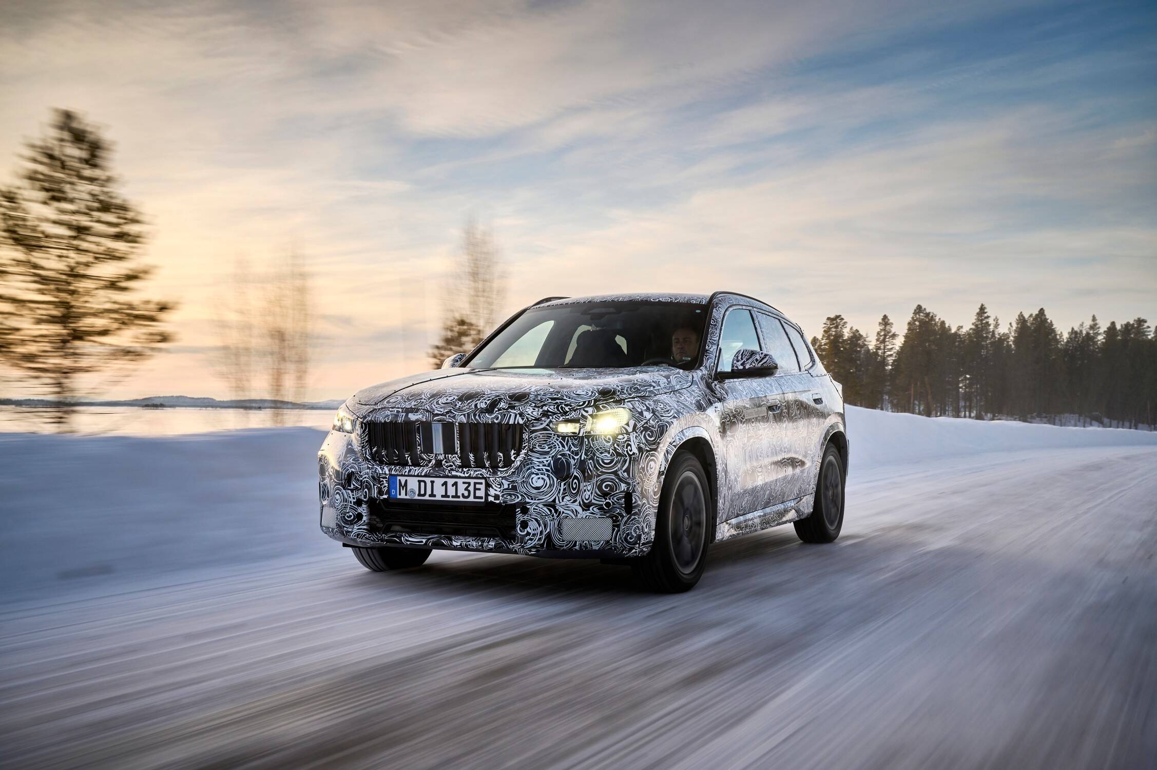 BMW iX1 em testes na Suécia. Foto: Divulgação