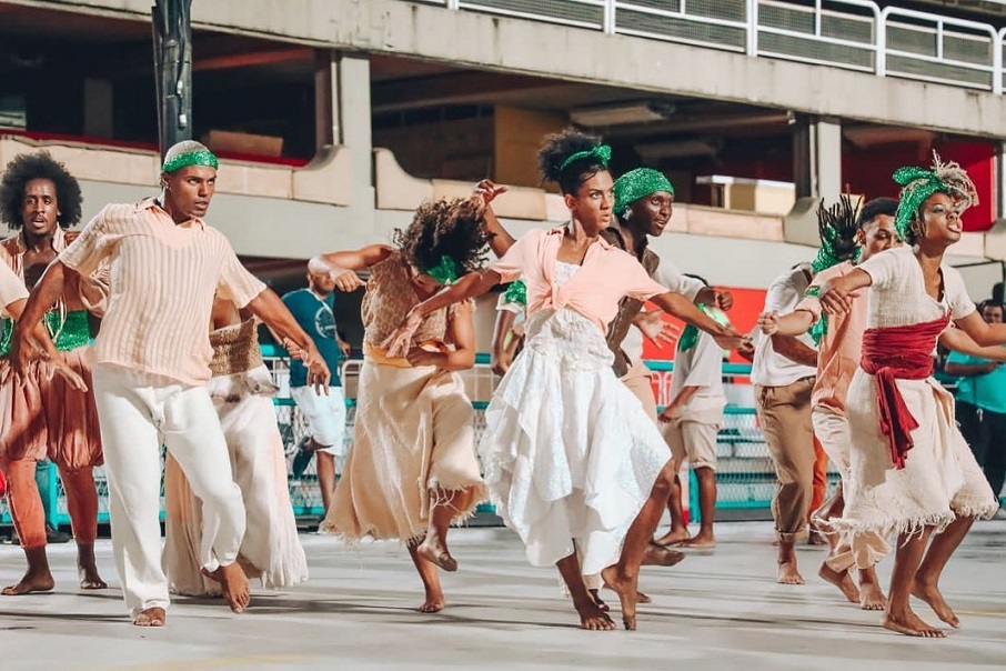 A dançarina Kley Hudson em comissão de frente de uma escola de samba do Rio de Janeiro, no Carnaval 2023. Foto: Reprodução/Instagram 18.04.2023