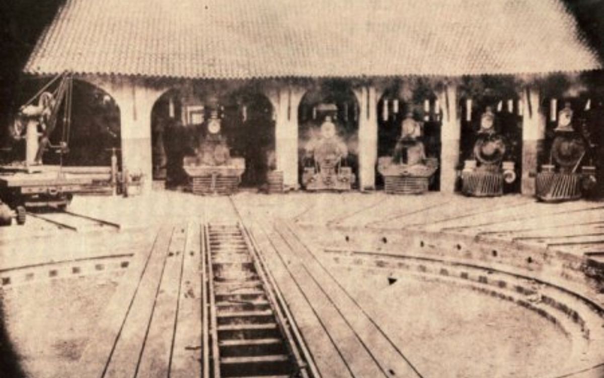 Fortaleza (CE): A rotunda de Fortaleza foi uma das primeiras do Nordeste, ligada à Estrada de Ferro de Baturité. Construída ainda no final do século XIX, ficava próxima à antiga estação da capital.  O prédio foi demolido, e não há mais vestígios da estrutura. Apenas registros históricos confirmam sua existência.. Foto: Reprodução/Estações Ferroviárias do Brasil