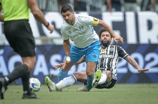 SUÁREZ - Ao menos tentou, trombando com a zaga e voltando para buscar o jogo. Mas seus companheiros não ajudaram. Teve uma chance no 2º tempo e perdeu - Nota 6,0 - Foto: Pedro Souza / Atlético