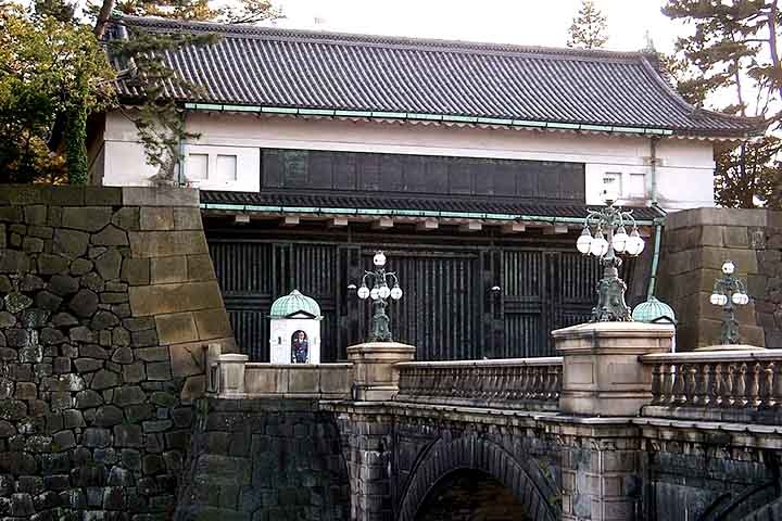 A residência oficial do Imperador e da Imperatriz é o Palácio Imperial, que fica no distrito de Chiyoda, em Tóquio.  Reprodução: Flipar