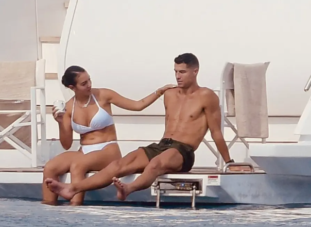 Cristiano Ronaldo e Georgina em momento íntimo MEGA