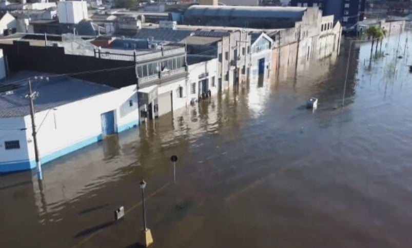 As inundações em terras gaúchas geraram comoção nacional. De acordo com a Defesa Civil do Rio Grande do Sul, 183 pessoas morreram em decorrência do evento climático em 478 municípios atingidos pelas chuvas. Cerca de 2,4 milhões de pessoas foram afetadas de alguma maneira pelas enchentes históricas.
 Reprodução: Flipar