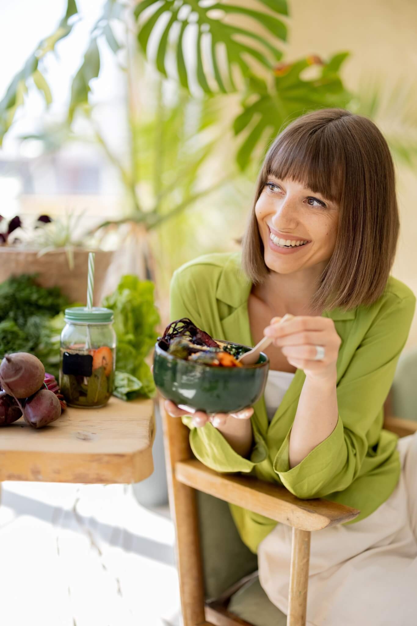 3. Coma mais vegetais  Consuma vegetais variados em pelo menos 2 refeições, como almoço e jantar. Reprodução: EdiCase