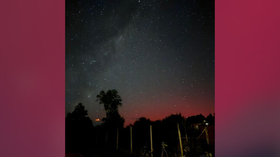 Aurora austral em Villarrica, no Chile Lucho Aguilla, X