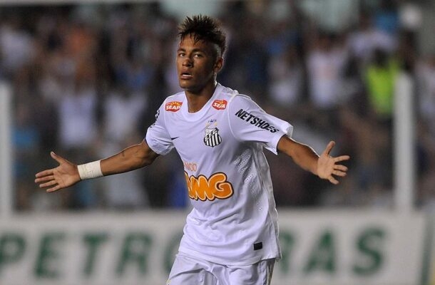 O primeiro gol de Neymar, como profissional e com a camisa do Santos, ocorreu em março de 2009 no Pacaembu. Foto: Ivan Storti/Divulgação Santos FC