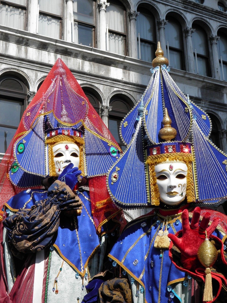 Veneza é famosa, além dos canais, da arquitetura e da arte, pelo carnaval de máscaras que influencia muitos lugares no mundo.  Reprodução: Flipar