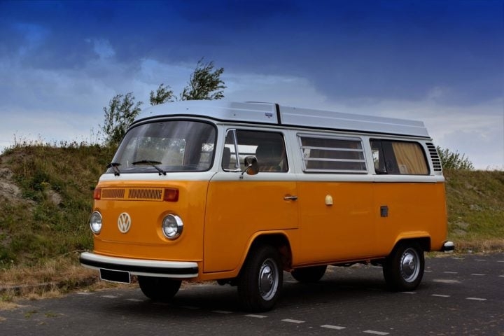 Durabilidade e Simplicidade: A Kombi também era conhecida por sua mecânica simples e robusta, o que a tornava fácil de consertar e manter. Reprodução: Flipar