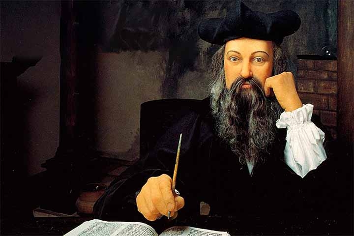 Michel de Nostredame, conhecido como Nostradamus, nasceu em 1503 e publicou em 1555 a obra “Les Prophéties”. O livro reúne centenas de quadras - versos curtos e enigmáticos - escritas em francês arcaico, latim e mesmo em trocadilhos ocultos. Reprodução: Flipar