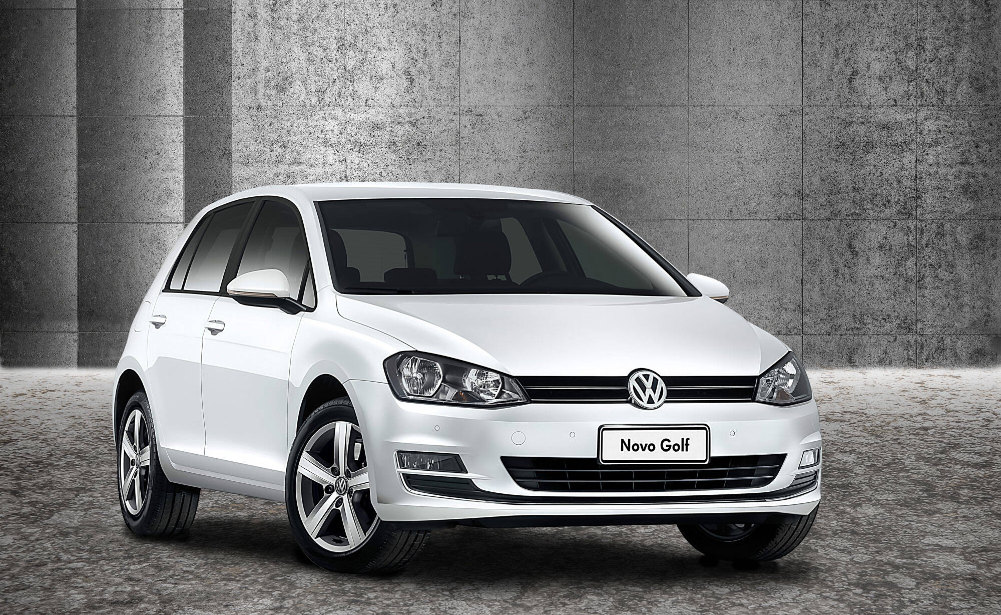 Esqueça o motor 1.6, o Volkswagen Golf 1.0 TSI é a verdadeira versão de entrada do hatch médio, por R$ 74.990.. Foto: Divulgação/Volkswagen