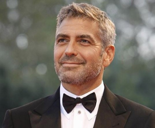 A partir de 1998, Clooney estreou uma parceria com o diretor Steven Soderbergh em “Irresistível Paixão” que renderia grandes sucessos de público e bilheteria. 
 Reprodução: Flipar