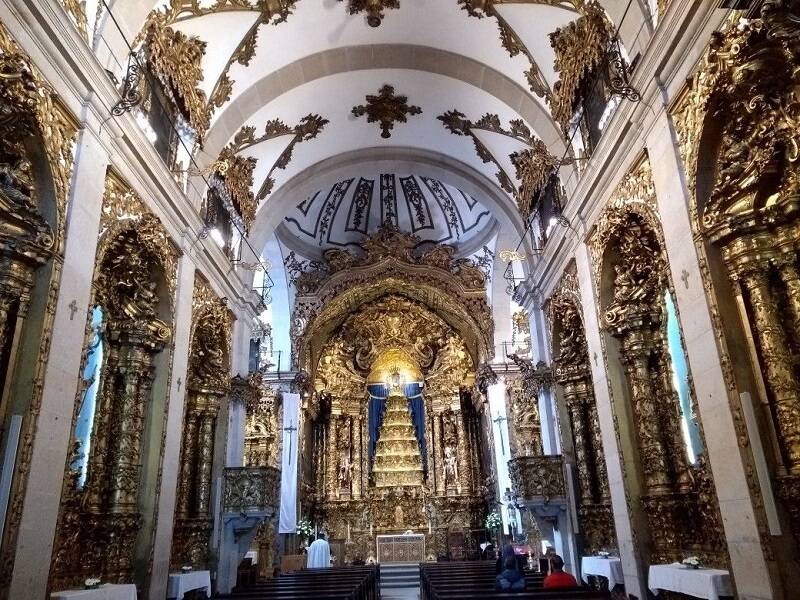 Interior da Igreja das Carmelitas. Foto: Reprodução/Dicas de Lisboa e Portugal