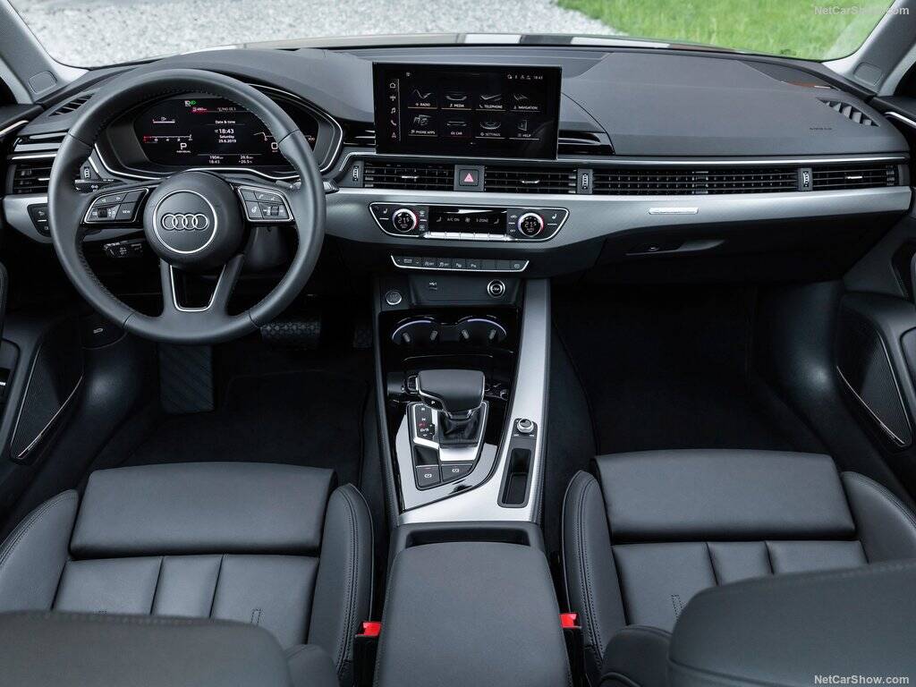 Audi A4 Performance Black 2021. Foto: Divulgação